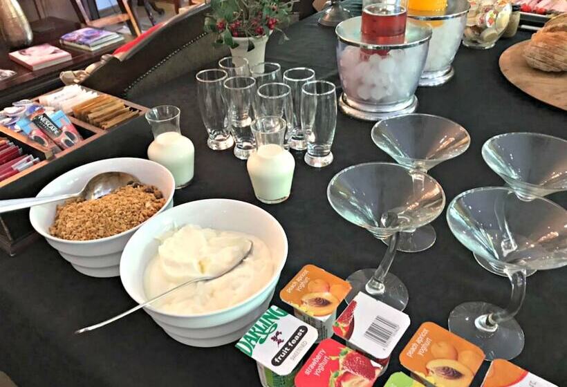 膳宿费 Shangri La Manor