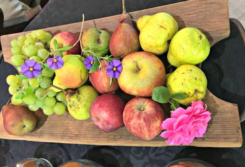 膳宿费 Shangri La Manor