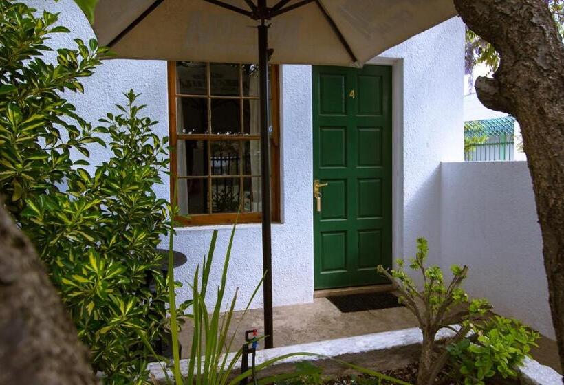 بنسيون The Barracks