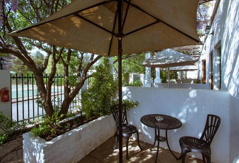 بنسيون The Barracks