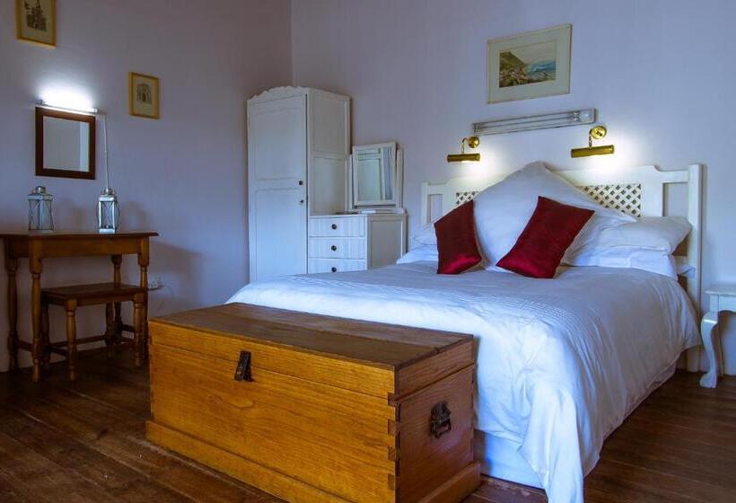 بنسيون The Barracks