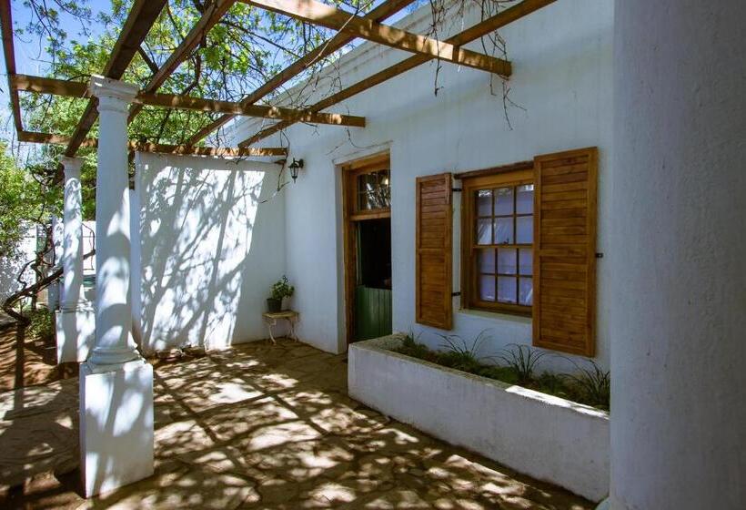 بنسيون The Barracks