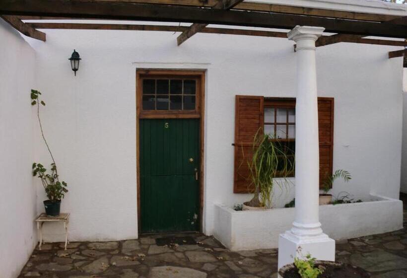 بنسيون The Barracks