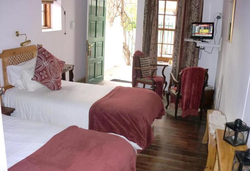 بنسيون The Barracks