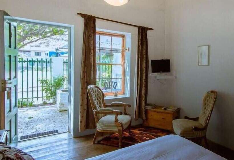 بنسيون The Barracks