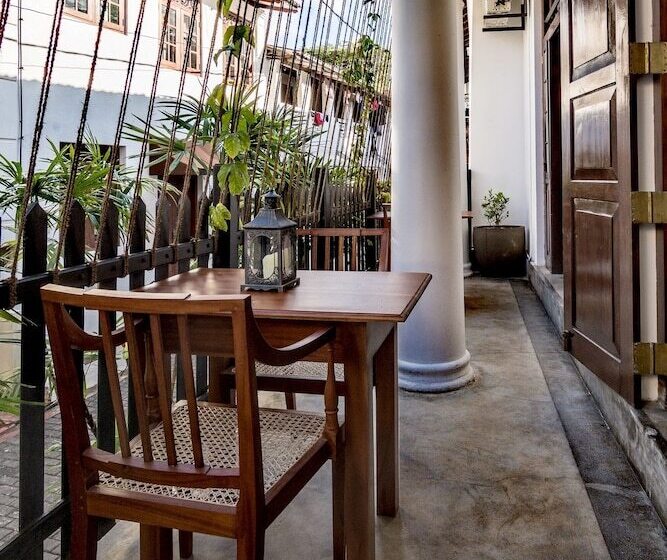 膳宿费 The Entrance Galle Fort