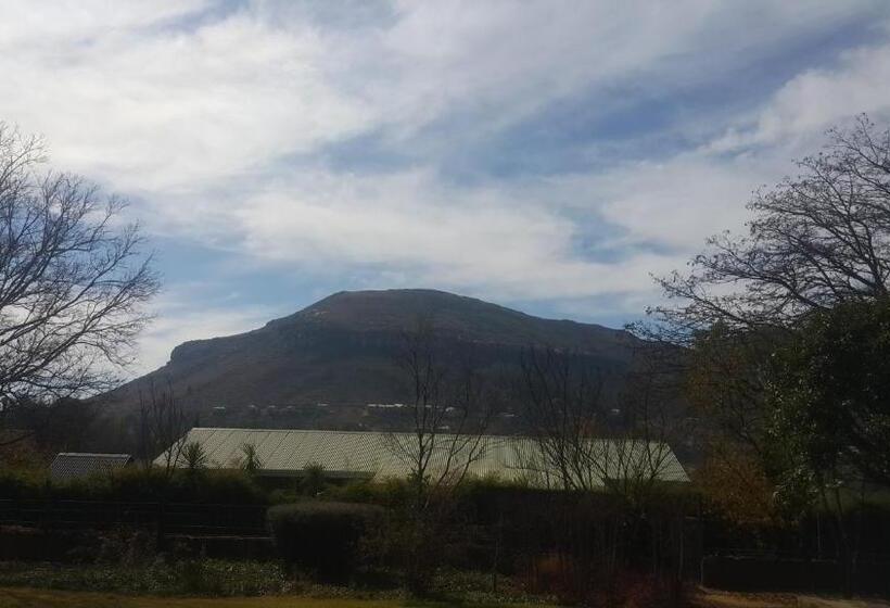 بنسيون Upper House Guesthouse