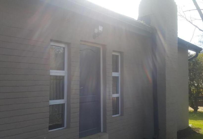 بنسيون Upper House Guesthouse