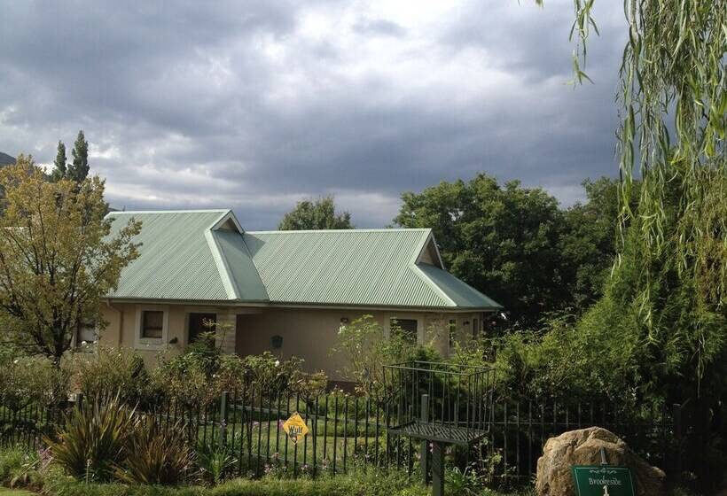 Пансион Upper House Guesthouse