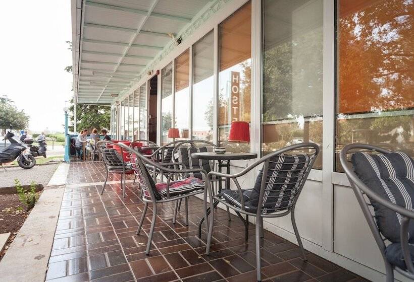 Roundabout Hostel Hostel