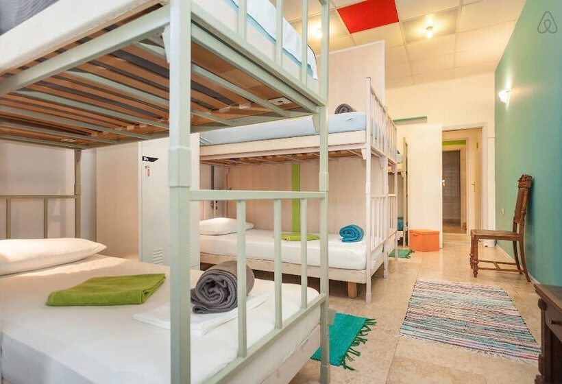 Roundabout Hostel Hostel