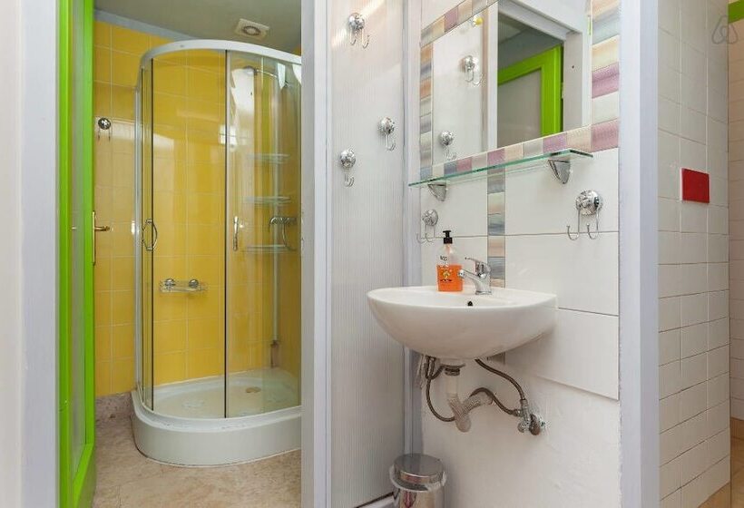 Roundabout Hostel Hostel