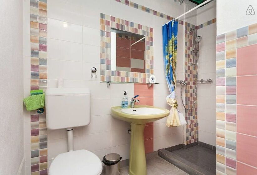 Roundabout Hostel Hostel