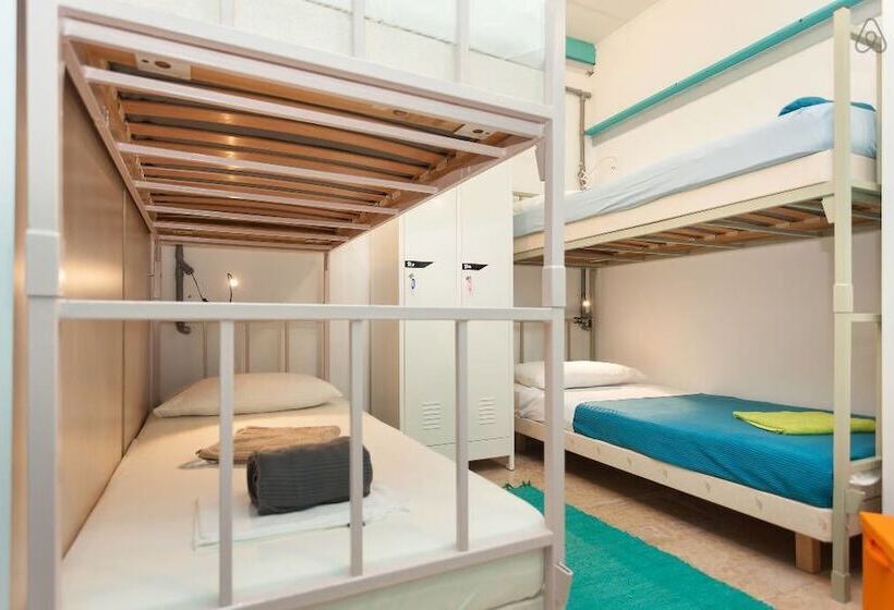 Roundabout Hostel Hostel