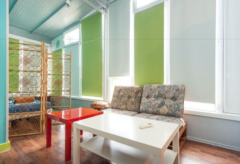 Roundabout Hostel Hostel