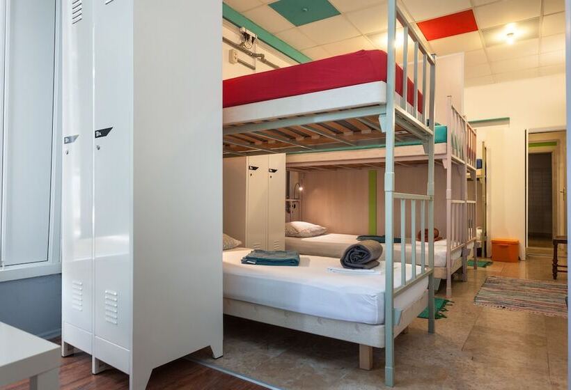 Roundabout Hostel Hostel