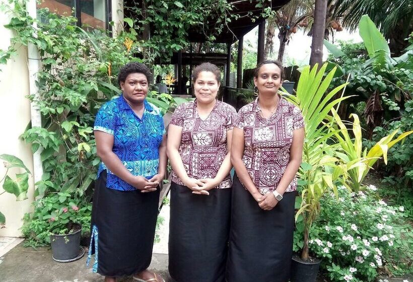 Shalini Garden Hotel & Apartments