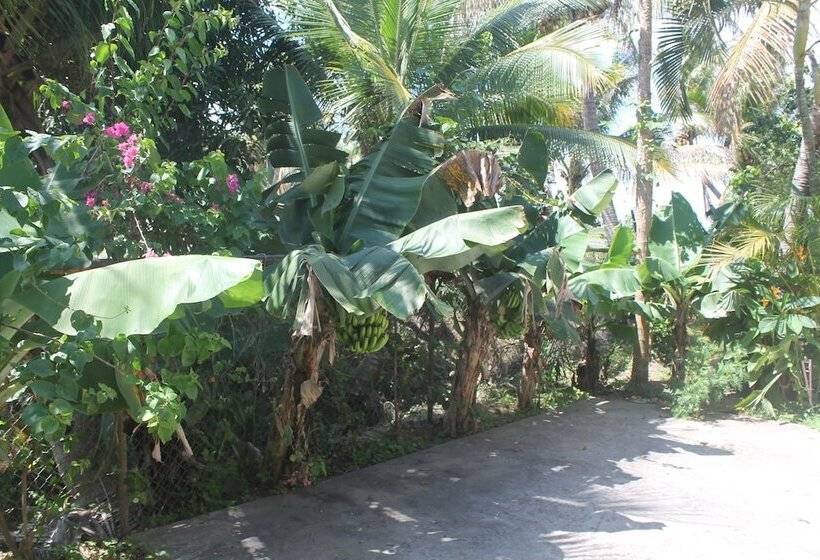 Shalini Garden Hotel & Apartments