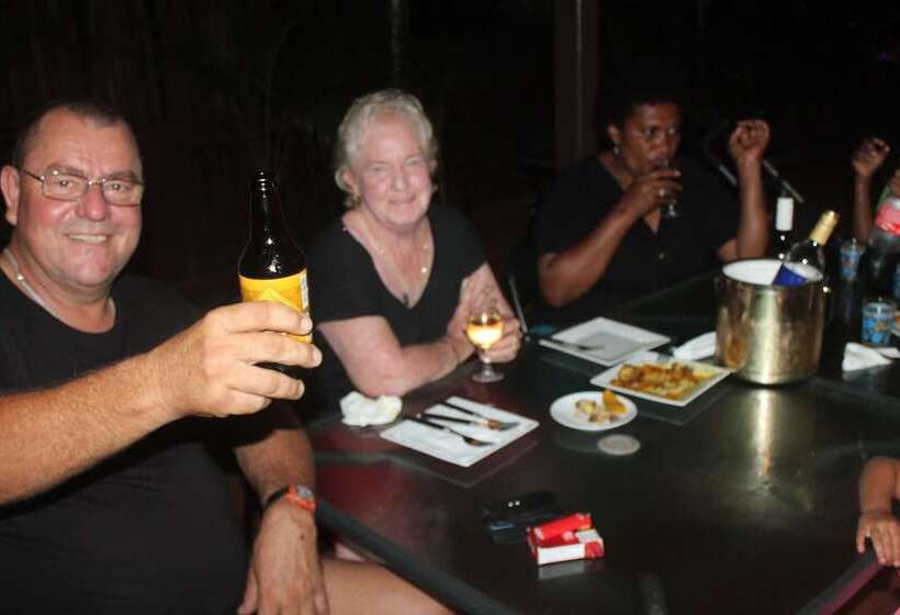 Shalini Garden Hotel & Apartments