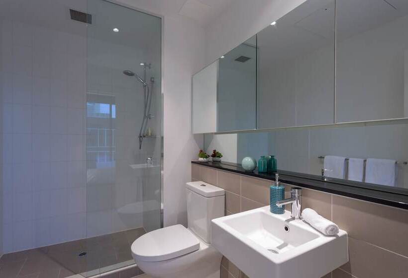 Wyndel Apartments St Kilda Views