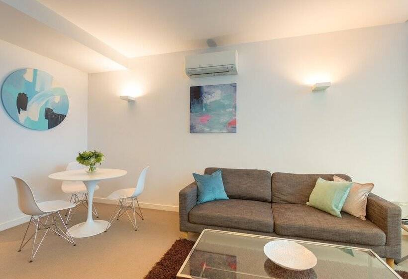 Wyndel Apartments St Kilda Views