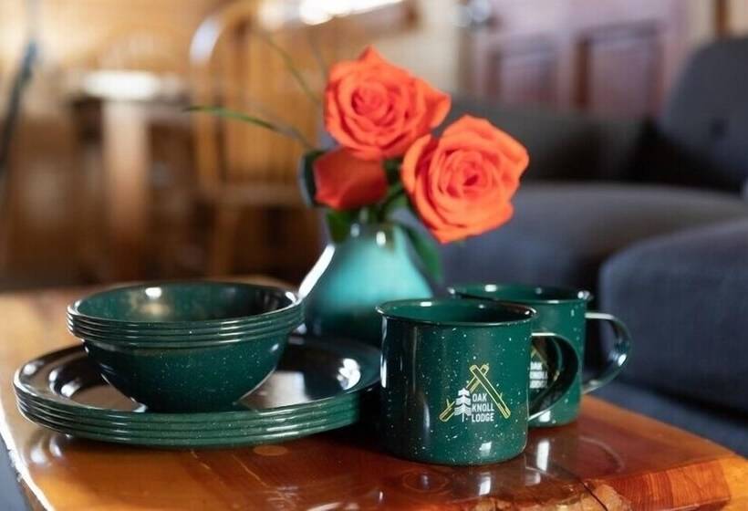 2401   Oak Knoll Studio With Jacuzzi #2 Cabin By Redawning