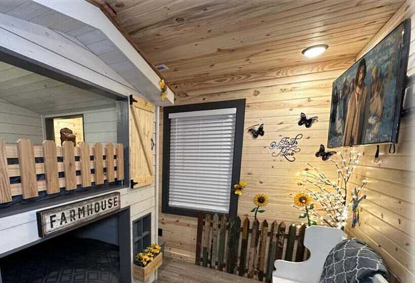 5 Bedrooms Pool Theater Arcade Firepit