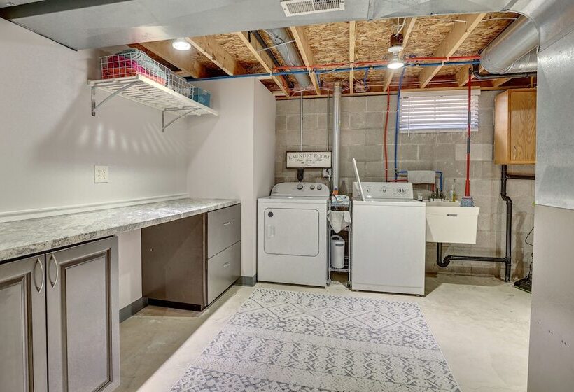 Akron Home W/ Deck: Walk To Towpath Trail!