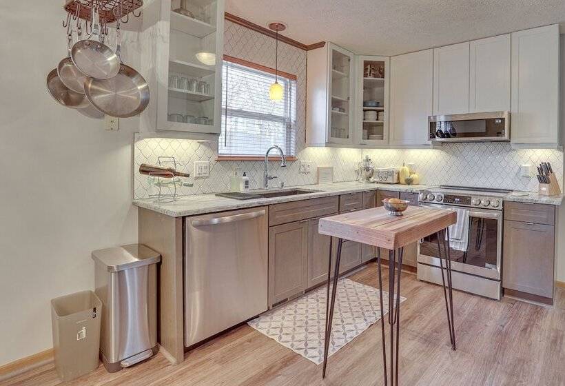 Akron Home W/ Deck: Walk To Towpath Trail!