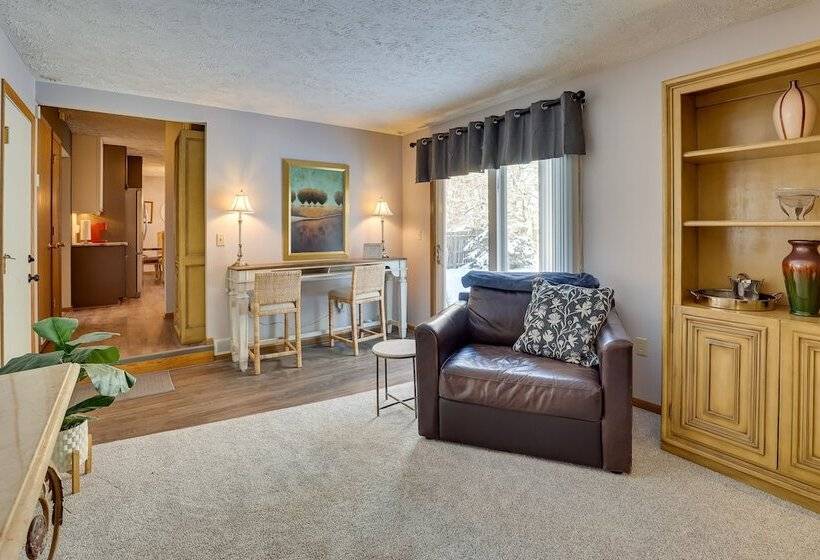 Akron Home W/ Deck: Walk To Towpath Trail!