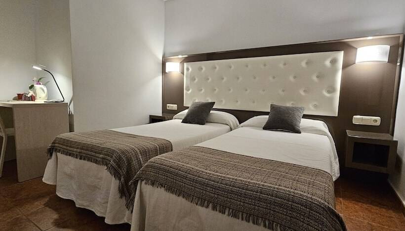 ユースホステル El Jardin De Las Eras