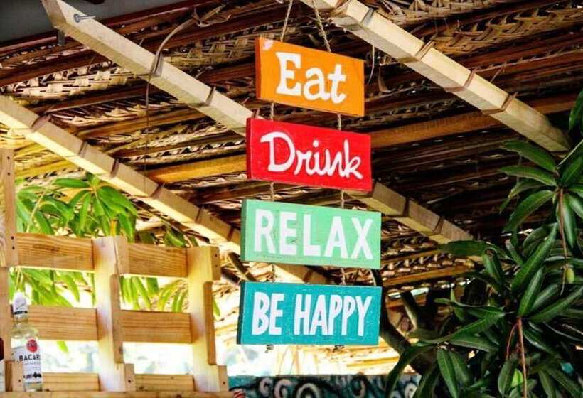 호스텔 Happy Hammocks, Hiriketiya Beach   Sri Lanka