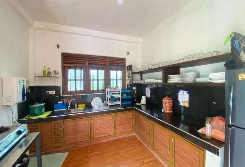 호스텔 Happy Hammocks, Hiriketiya Beach   Sri Lanka