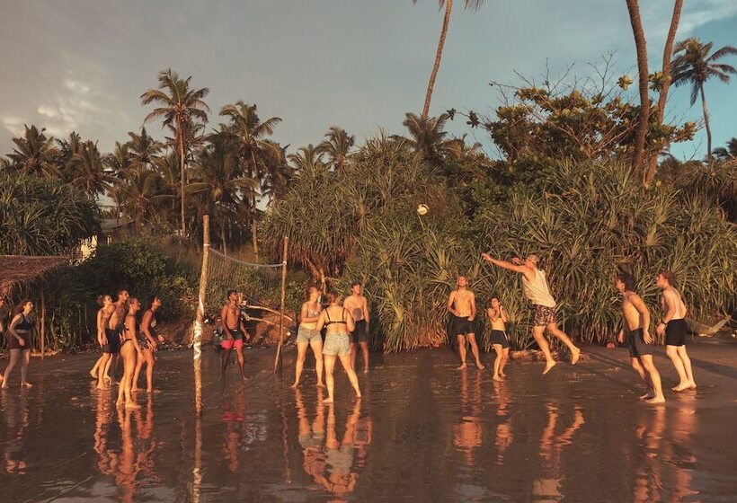 호스텔 Happy Hammocks, Hiriketiya Beach   Sri Lanka