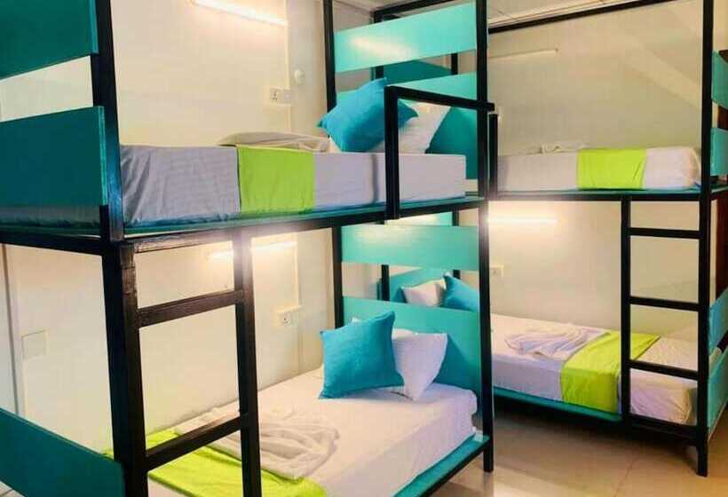 호스텔 Happy Hammocks, Hiriketiya Beach   Sri Lanka