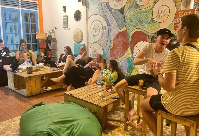 호스텔 Happy Hammocks, Hiriketiya Beach   Sri Lanka