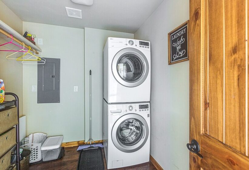 Angel Fire Cabin W/ Deck: 3 Mi To Ski Lifts!