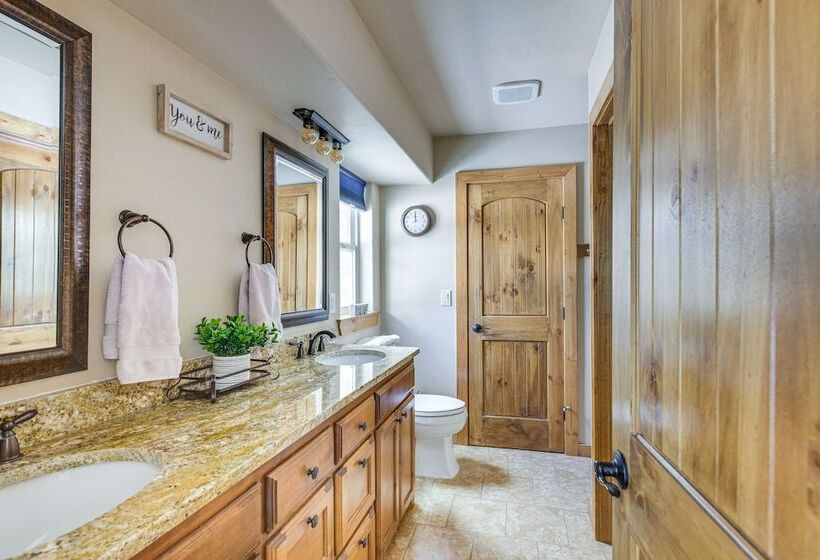 Angel Fire Cabin W/ Deck: 3 Mi To Ski Lifts!