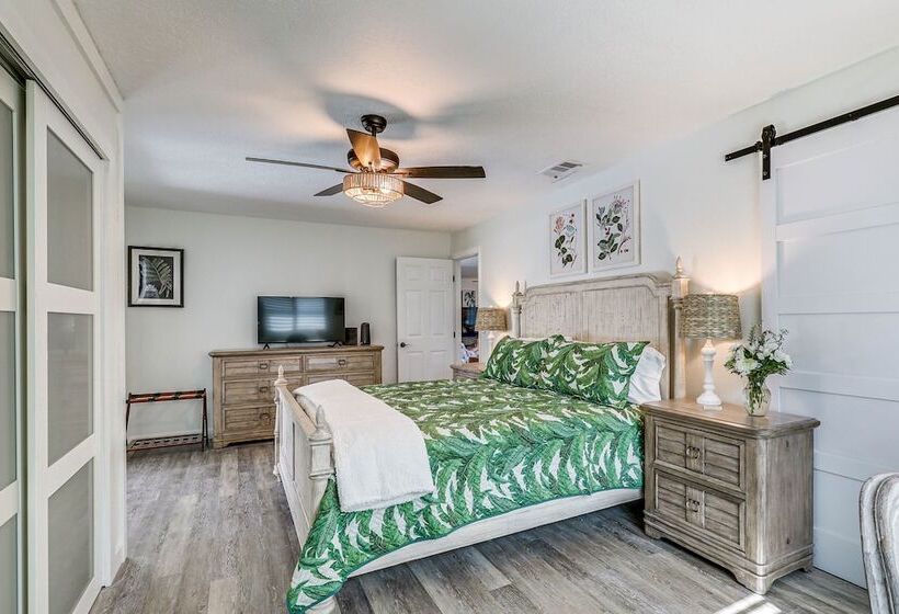 Apollo Beach Oasis: Lanai + Heated Pool!