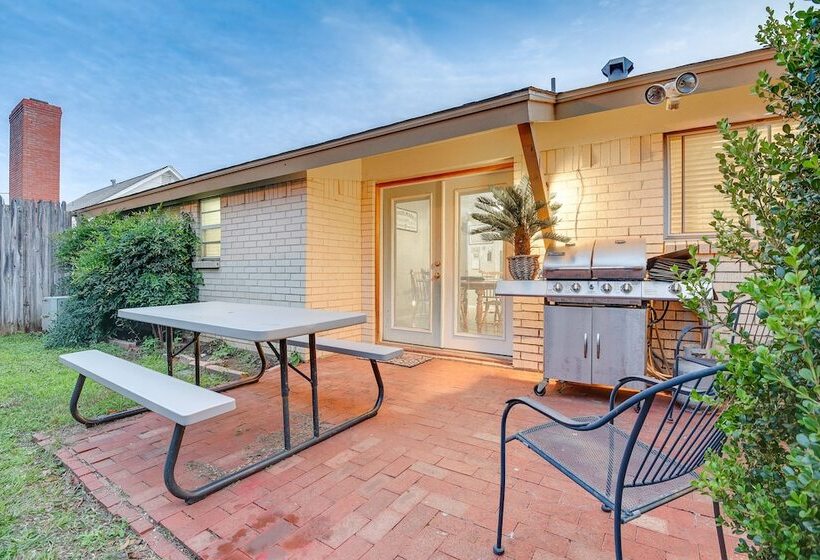 Walk To At&t Stadium: Arlington Home W/ Patio!