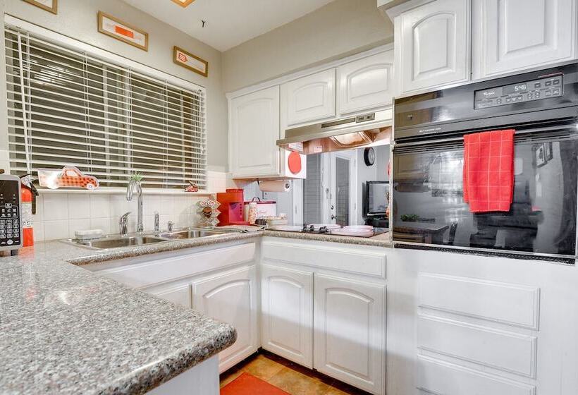 Walk To At&t Stadium: Arlington Home W/ Patio!