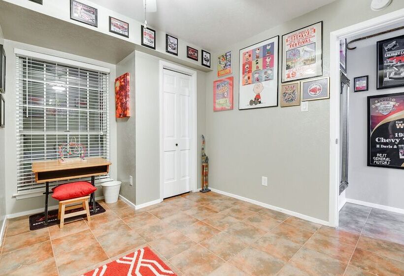 Walk To At&t Stadium: Arlington Home W/ Patio!
