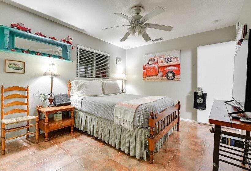 Walk To At&t Stadium: Arlington Home W/ Patio!