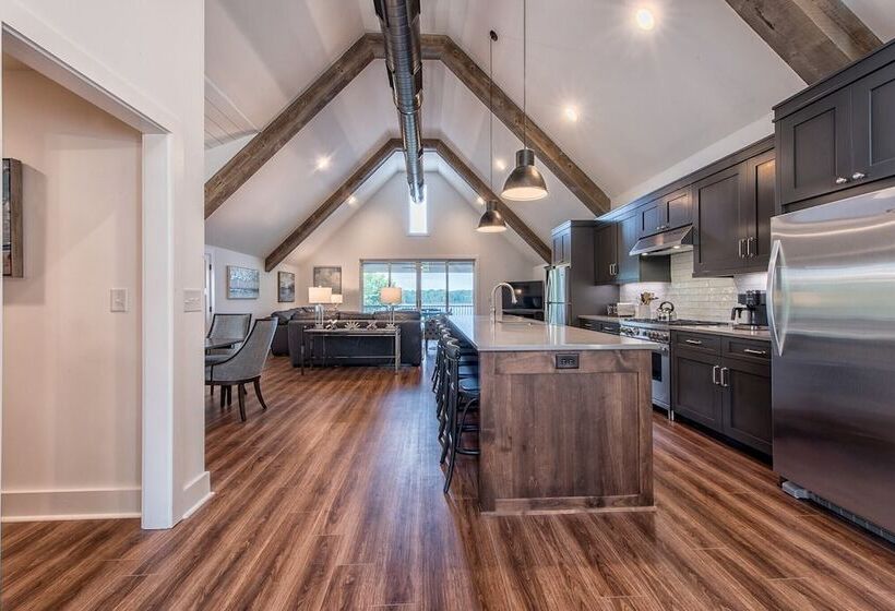 Azalea Retreat By Avantstay Sleeps 34 & Pool