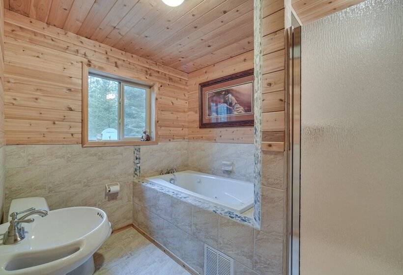Barnum Cabin On 30 Acres W/ Soo Line Trail Access!