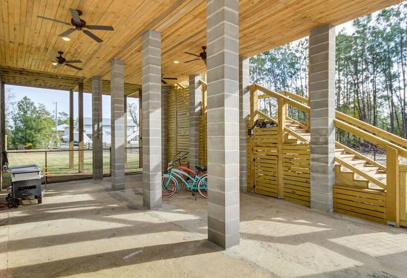 Bay St Louis Home W/ Private Dock + Kayaks!