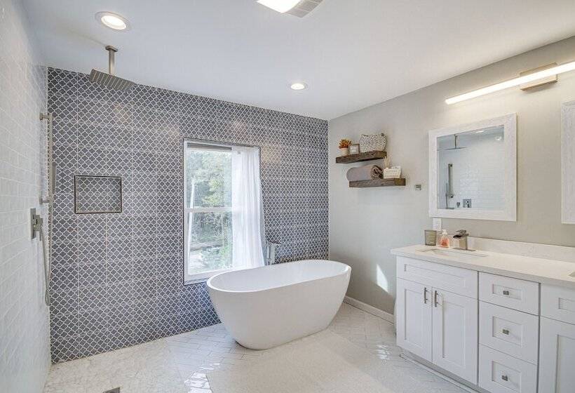 Bay St Louis Home W/ Private Dock + Kayaks!