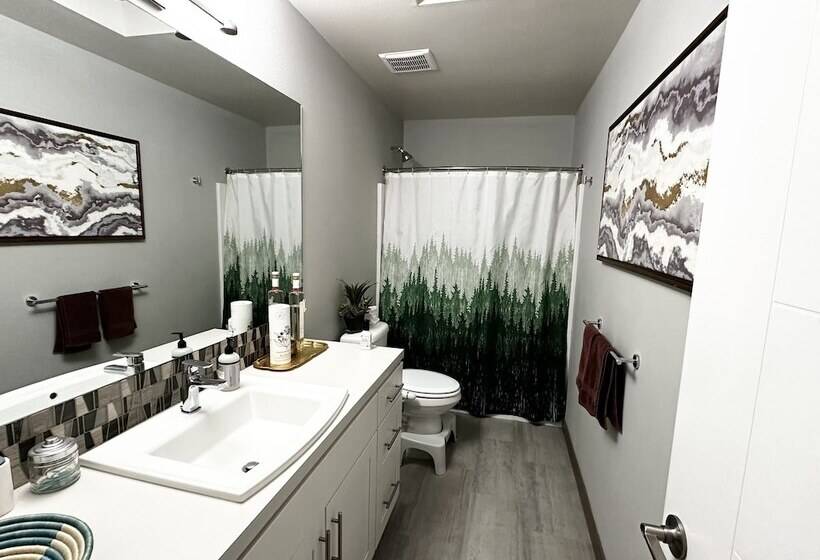 צימר Central Tacoma Homestay  Private Room