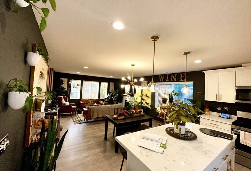 צימר Central Tacoma Homestay  Private Room