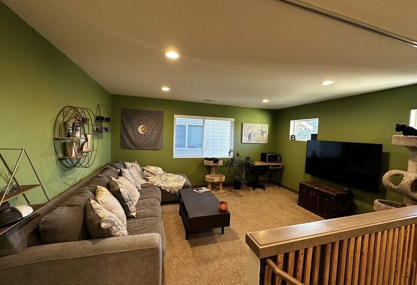 צימר Central Tacoma Homestay  Private Room